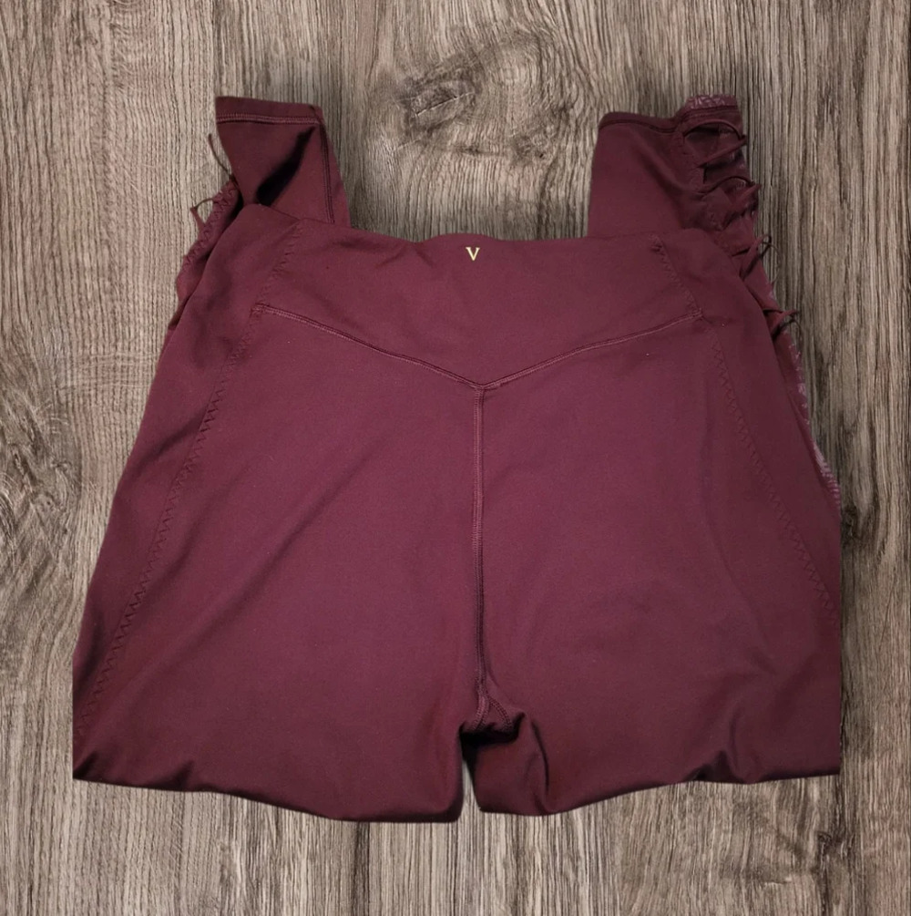 CLEARANCE! Victoria's Secret Burgundy Leggings, Large, Cute Leg Detail, Like New - Picture 4 of 6